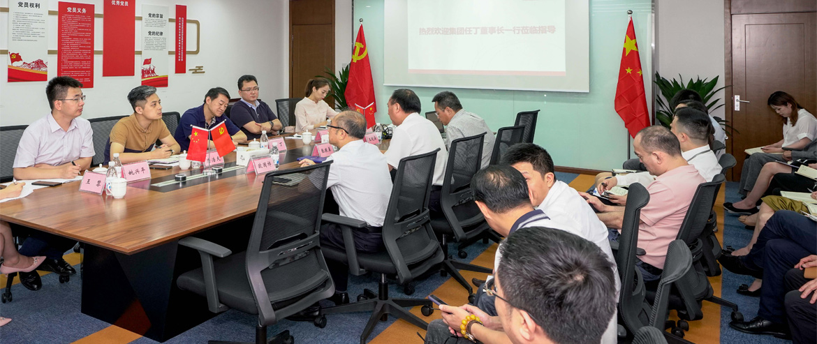 为旅游插上航空“翅膀”，给旅游增添科技“引擎”，用创新创造更大价值