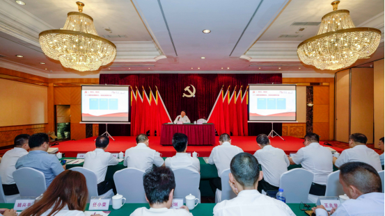 尊龙凯时集团任丁书记带头讲授“不忘初心、牢记使命”主题教育专题党课